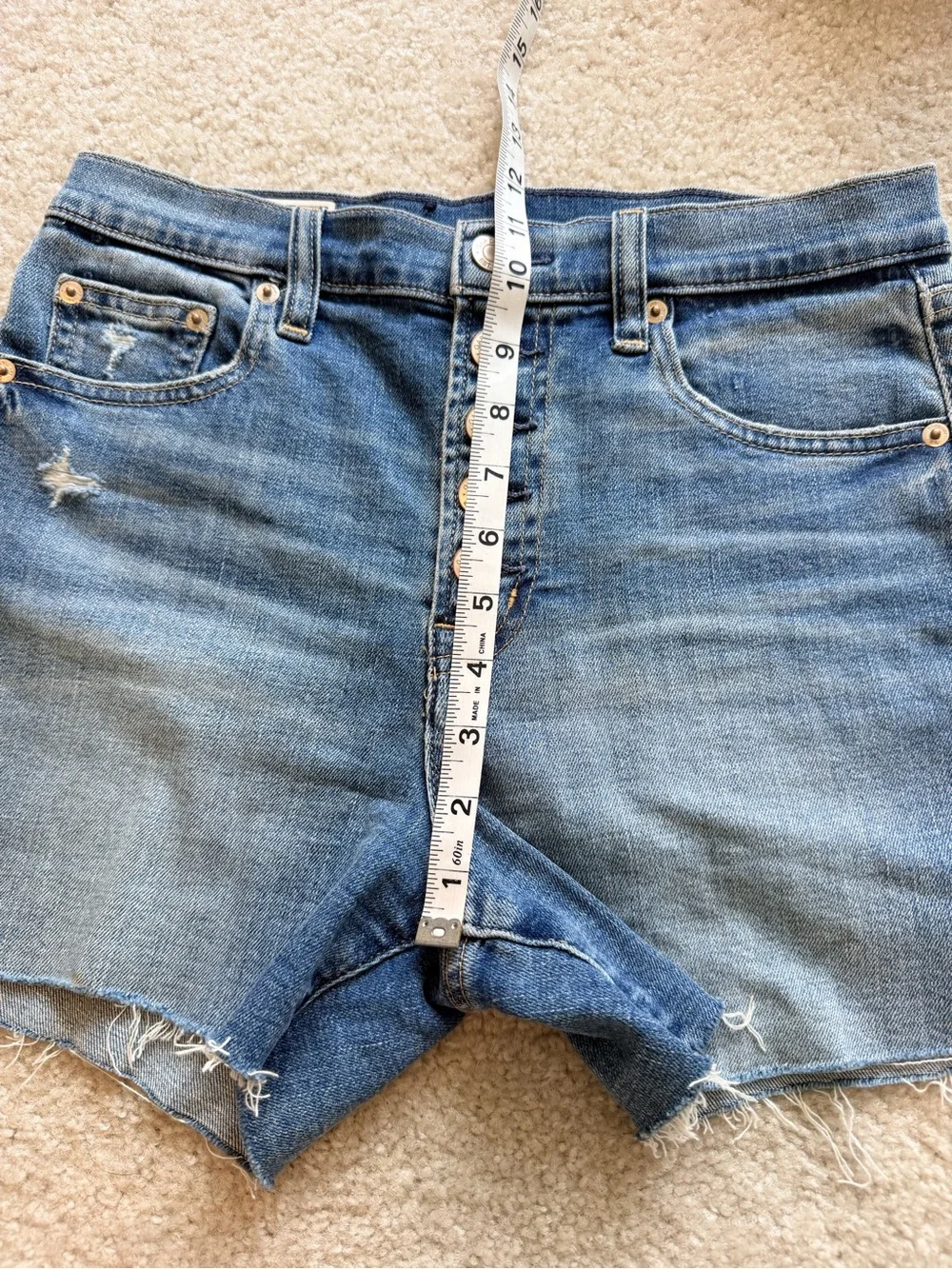 GAP High Rise Button Fly Denim Shorts Womens 26 2R 4” Distressed Raw Hem